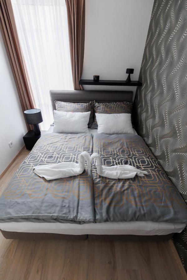 Villa Bauhaus Wellness Apartman Fsz. 1 Сиофок Екстериор снимка
