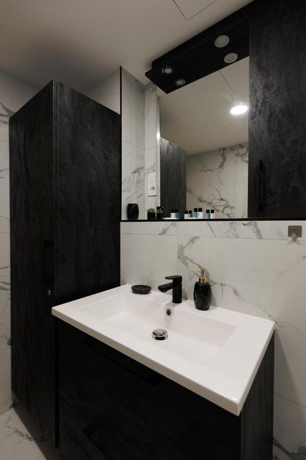 Villa Bauhaus Wellness Apartman Fsz. 1 Сиофок Екстериор снимка
