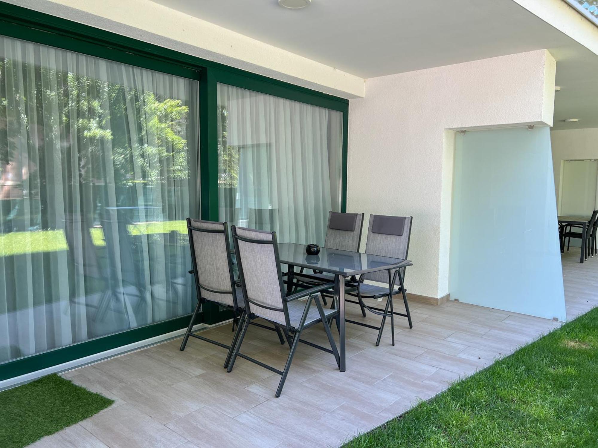 Villa Bauhaus Wellness Apartman Fsz. 1 Сиофок Екстериор снимка